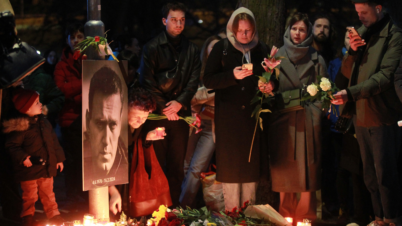 Alexei Navalny death latest in list of fallen Russian critics of Putin : NPR