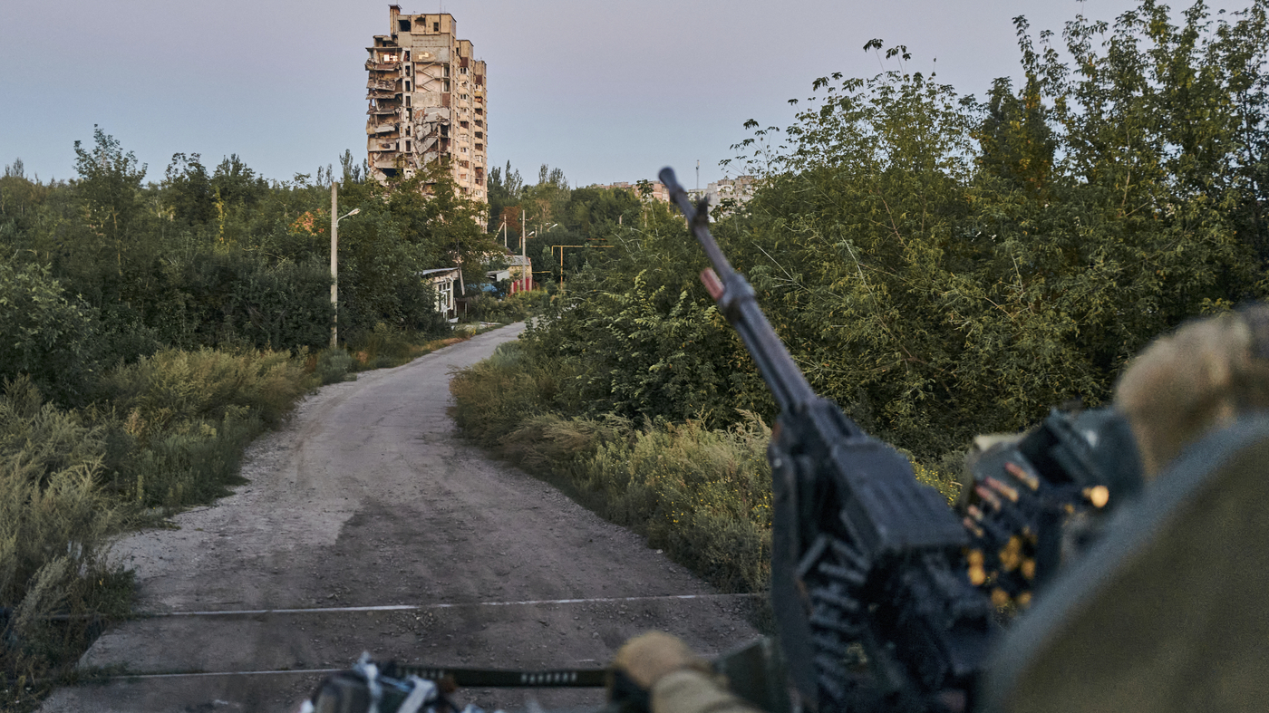 Ukraine is withdrawing from Avdiivka : NPR