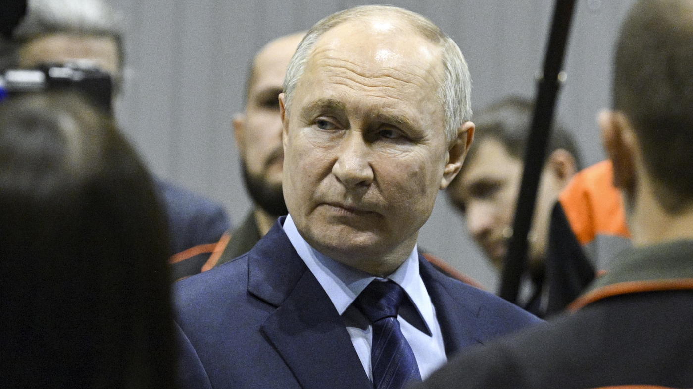Putin’s regime is ‘running out of fuel,’ a Russian opposition activist tells NPR : NPR