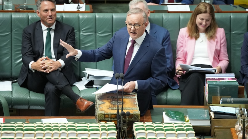 Scott Morrison’s final speech, business reacts to gender pay gap data, Labor’s plans for fuel efficiency standard — as it happened