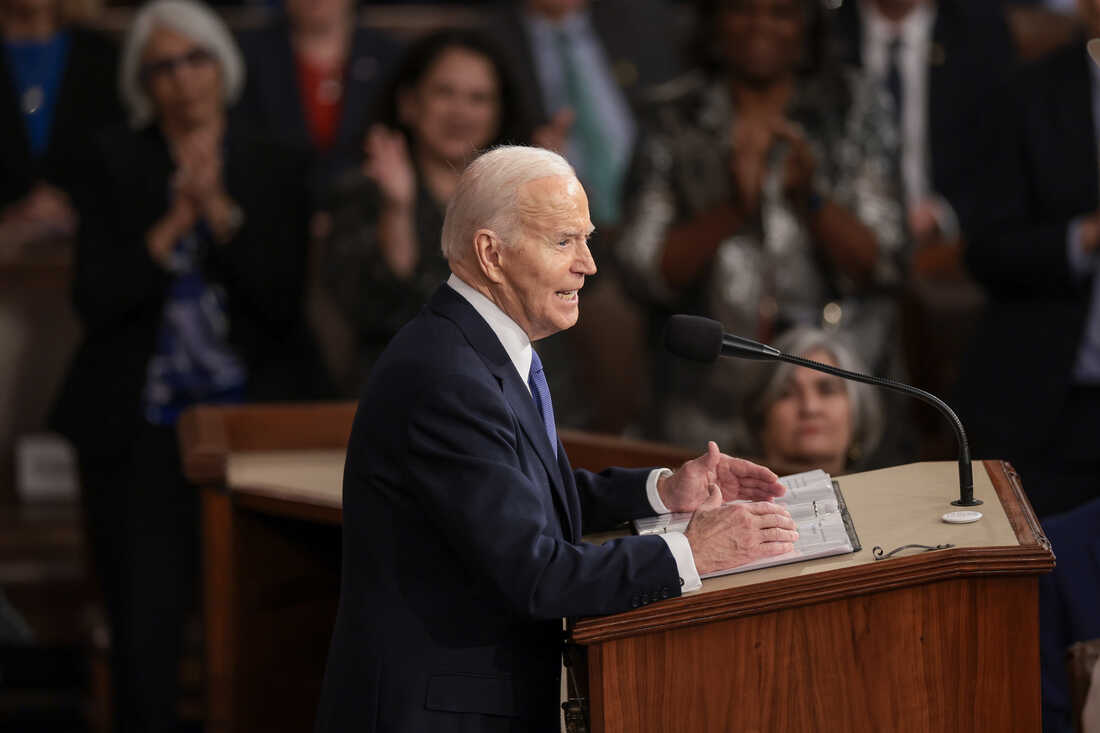 Biden spars with Republicans on border and immigration in State of the Union : NPR