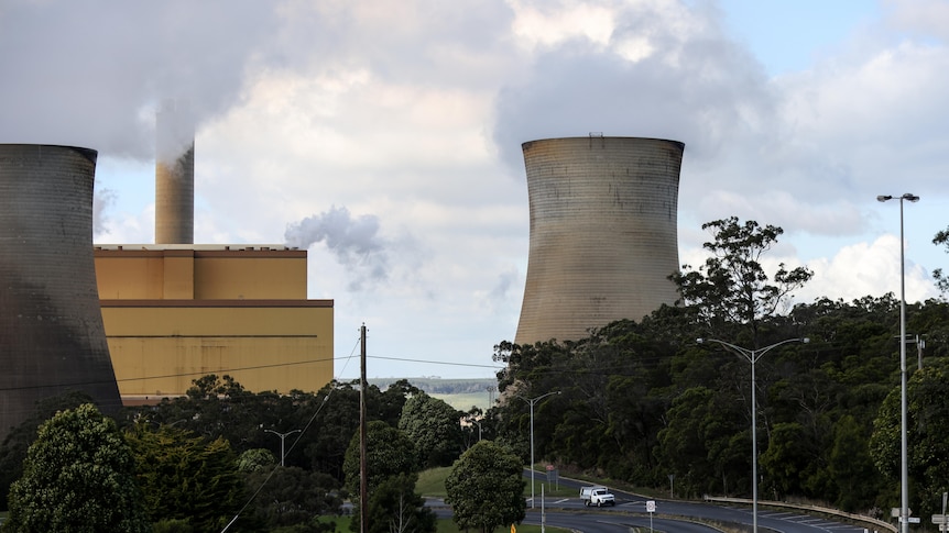 Government dismisses Coalition’s 10-year nuclear claim as a ‘dream’